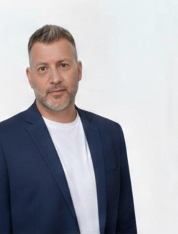 Adolfo García — Director Comercial Fincas Ruiz Logroño